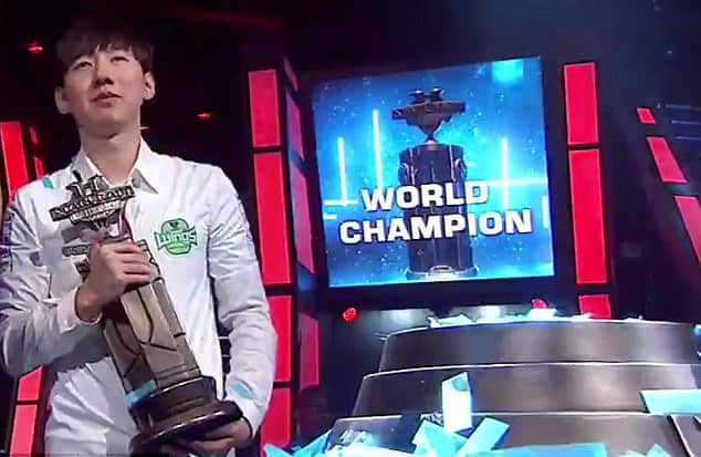 eSports World Champions 2017 Rogue